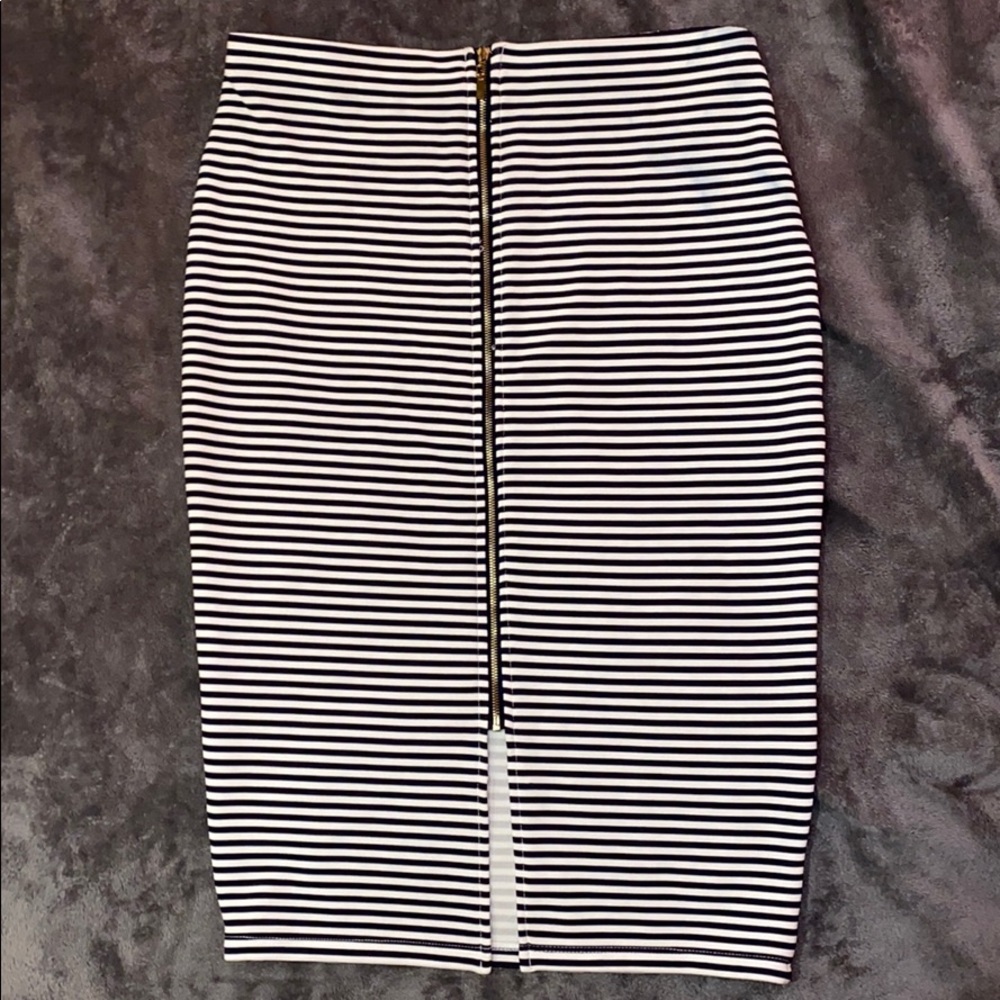Navy and White Pencil Skirt With Gold Zipper
